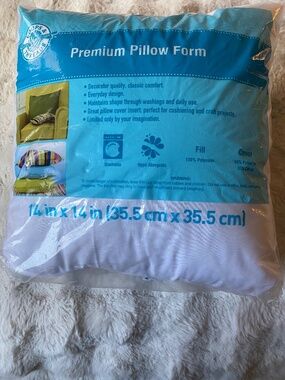 Loops & Threads™ Premium Pillow Form in 14" x 14"